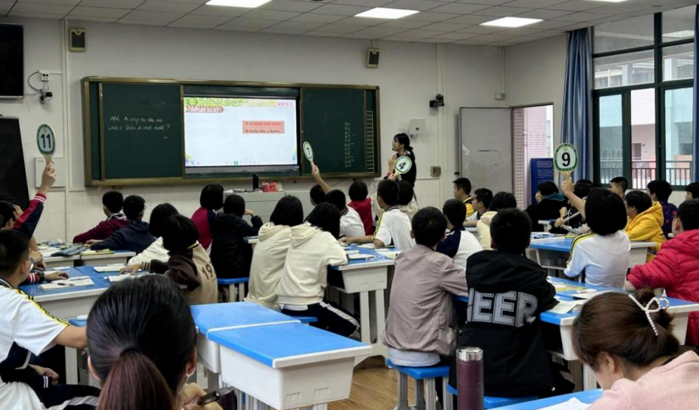 辽宁电视台报道，AI教师进课堂，传统教学换新方